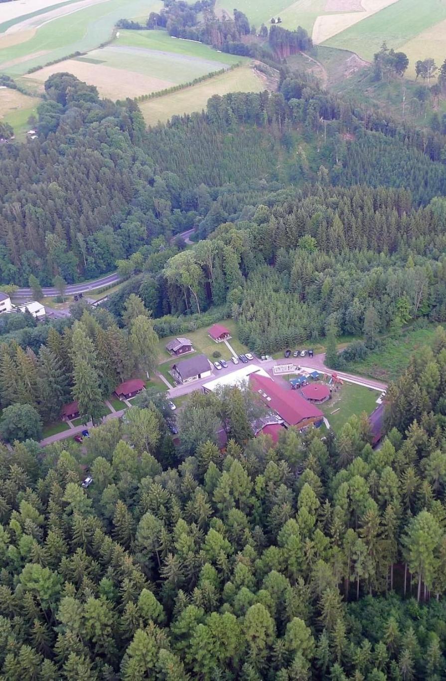 Chatovy Areal Zderina Police nad Metuji Bagian luar foto